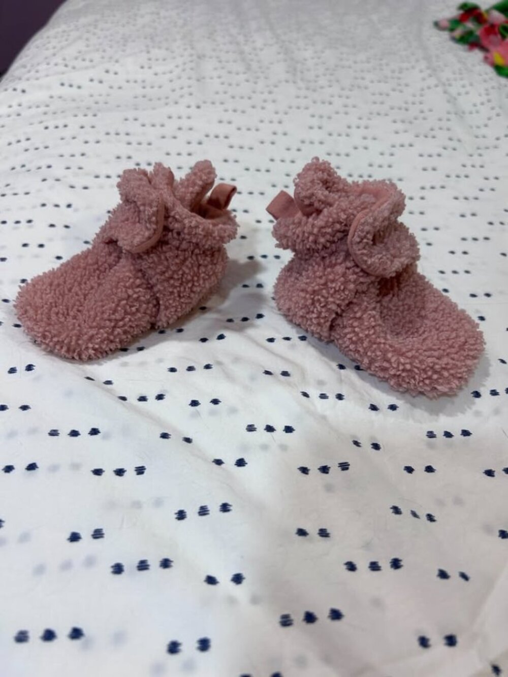 Robeez Baby Fleece Sherpa Snap Booties (3-6M, Pink)